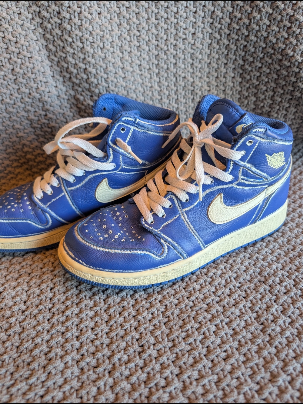 Nike High-Top Sneakers in Blue & Cream